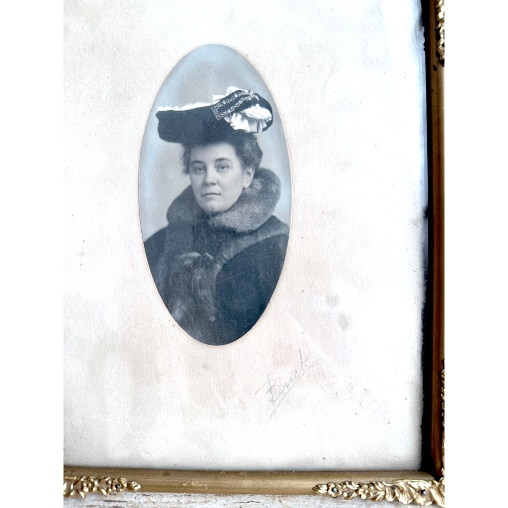 Antique Portrait Photograph w/ Vintage Gold Ornate Picture Frame Victorian Decor - Picture 2 of 16